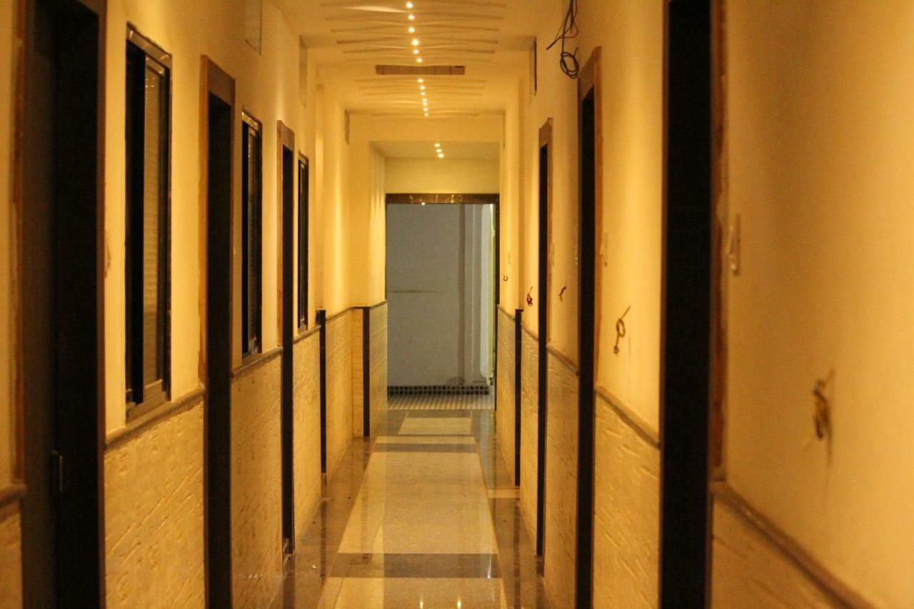 Super Hotel O Shri Shiva Palace Rāipur Zewnętrze zdjęcie